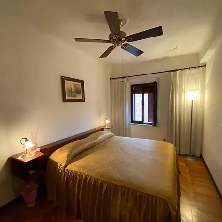 Le Cavallini Sgarbi Di Rina Cavallini フェラーラ