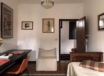 Le Cavallini Sgarbi Di Rina Cavallini Ferrare