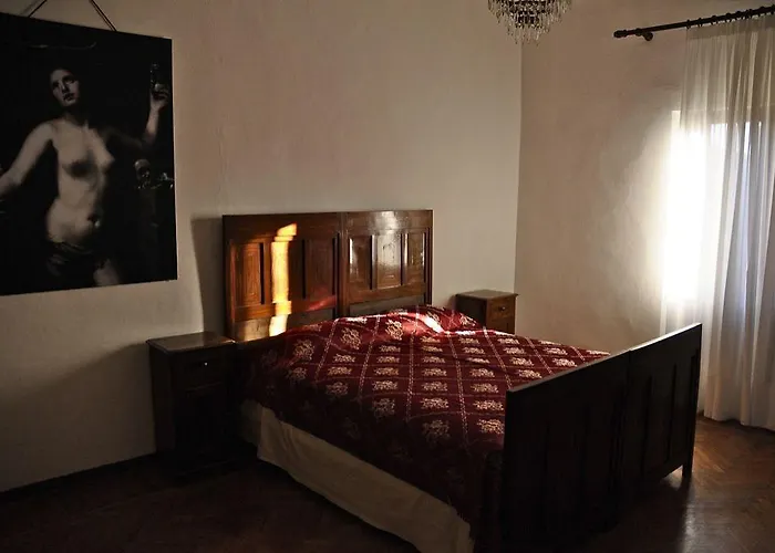 Le Cavallini Sgarbi Di Rina Cavallini