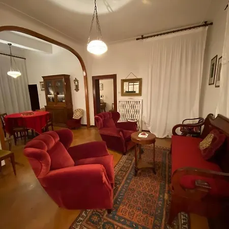 Panzió Le Cavallini Sgarbi Di Rina Cavallini Ferrara