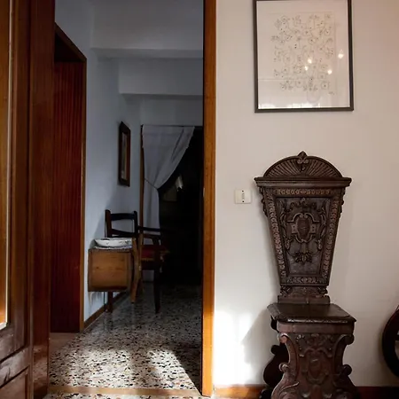 Le Cavallini Sgarbi Di Rina Cavallini